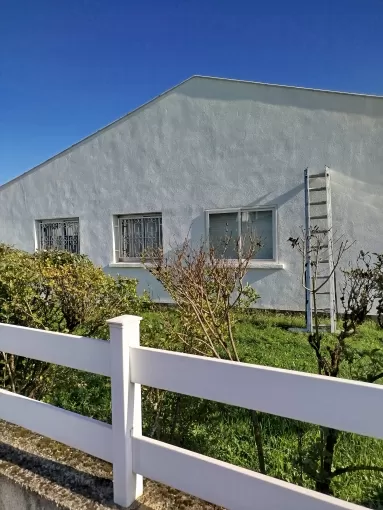 Combien coûte en moyenne une prestation de peinture de façade avec nettoyage haute pression préalable sur une maison à Libourne ?, Bassin d'Arcachon, LSR HABITAT